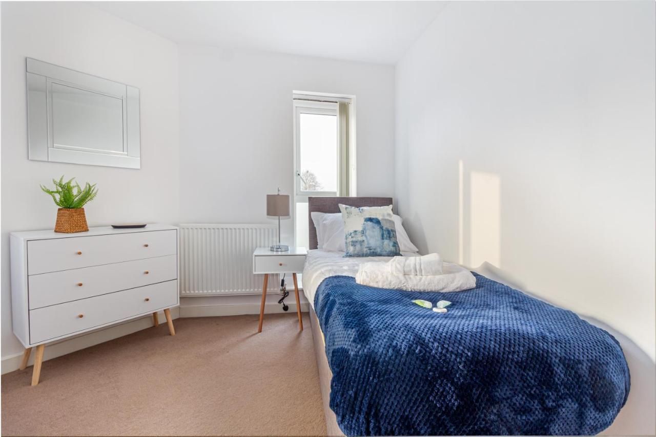 Liberty House - Perfect For Contractors - 2 Off-Road Parking Spaces Wolverhampton Exteriör bild
