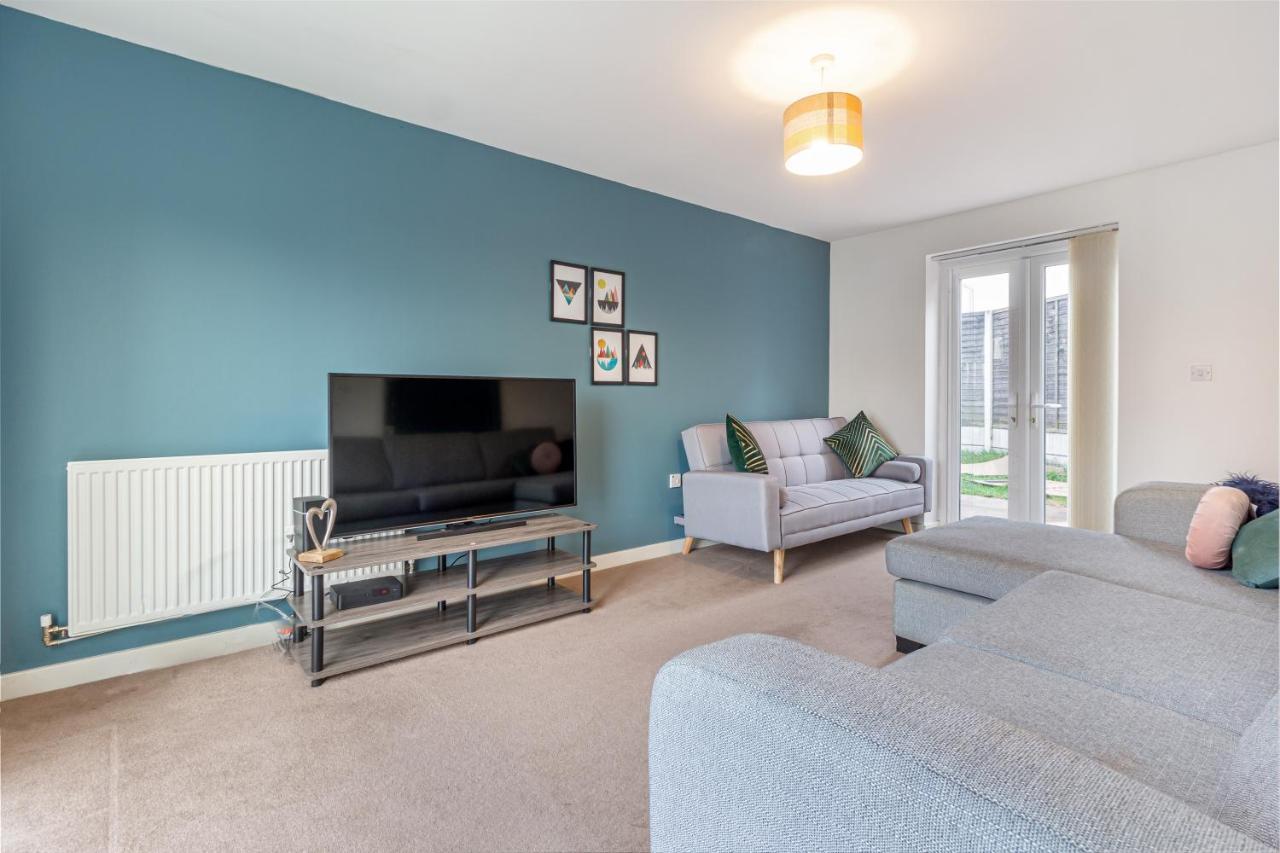 Liberty House - Perfect For Contractors - 2 Off-Road Parking Spaces Wolverhampton Exteriör bild