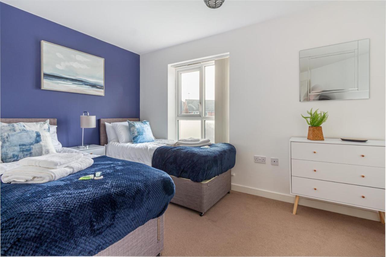 Liberty House - Perfect For Contractors - 2 Off-Road Parking Spaces Wolverhampton Exteriör bild